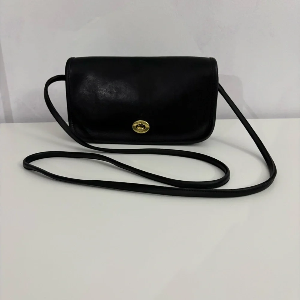 Vintage Coach Black NYC Dinky Penny Pocket Bag - Picture 7 of 8